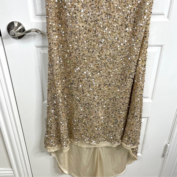 MAC DUGGAL Long Sleeve Sequin Column Gown NEW Gold Size 6 - Picture 4 of 15